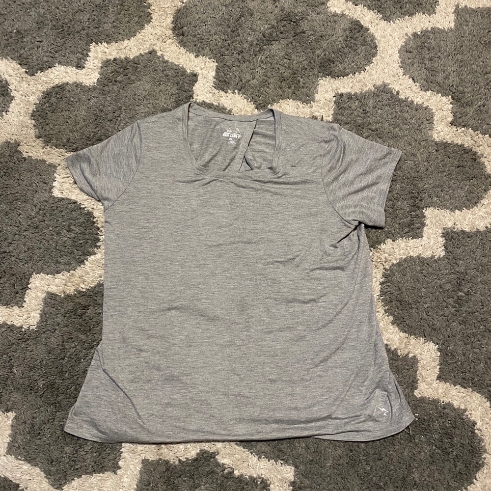 Workout Shirt (split back)